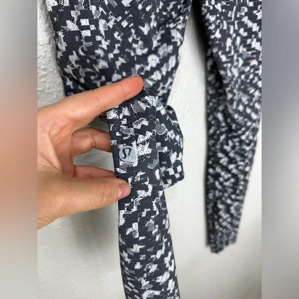 LULULEMON- Fast Free Tight II 25